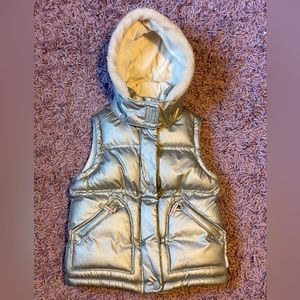 OshKosh insulated silver vest with detachable hood size 6
